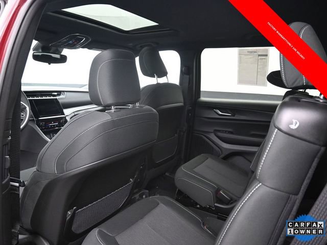 Used 2024 Jeep Grand Cherokee L Laredo AWD/4WD image 25