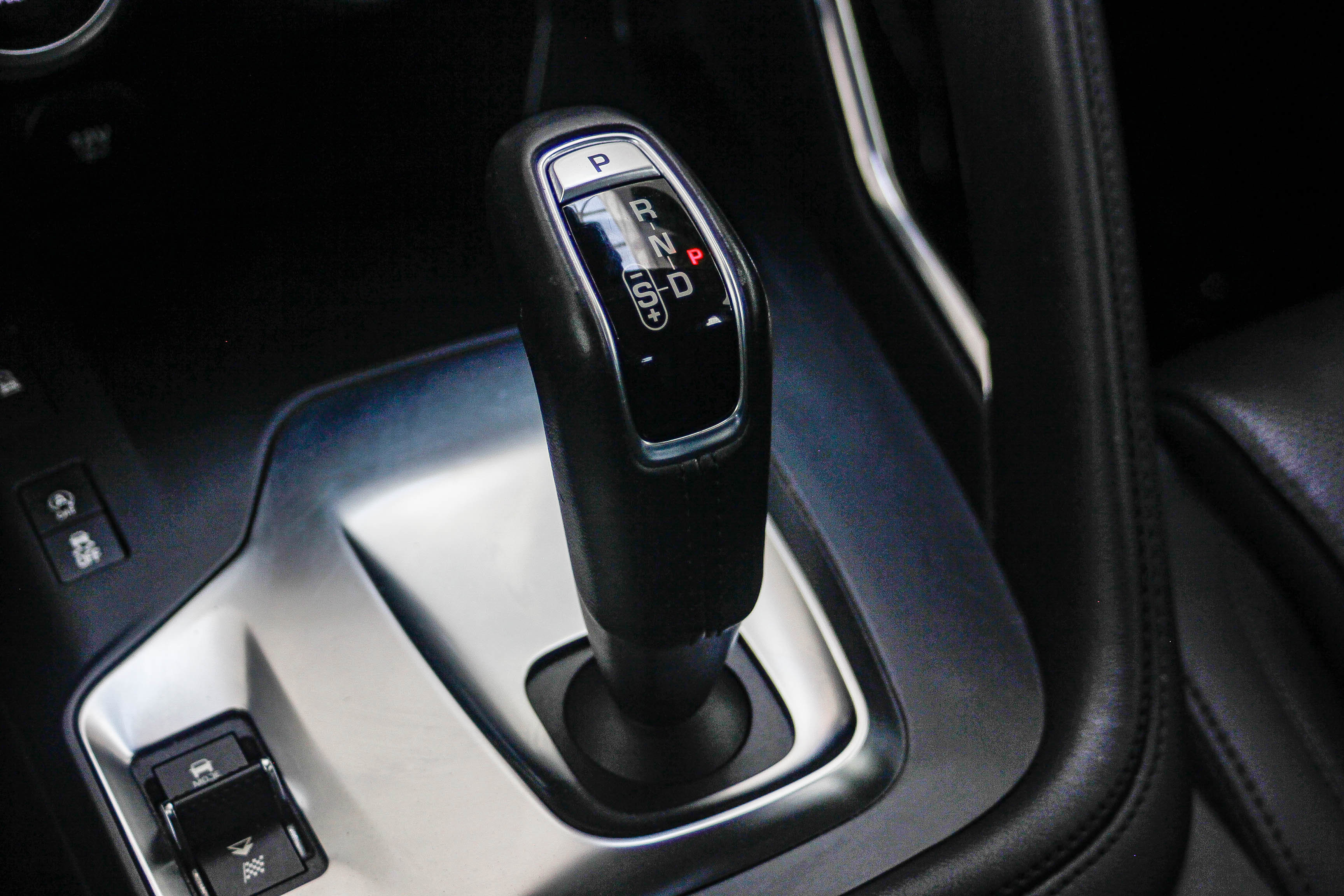 Used 2020 Jaguar E-PACE SE image 19