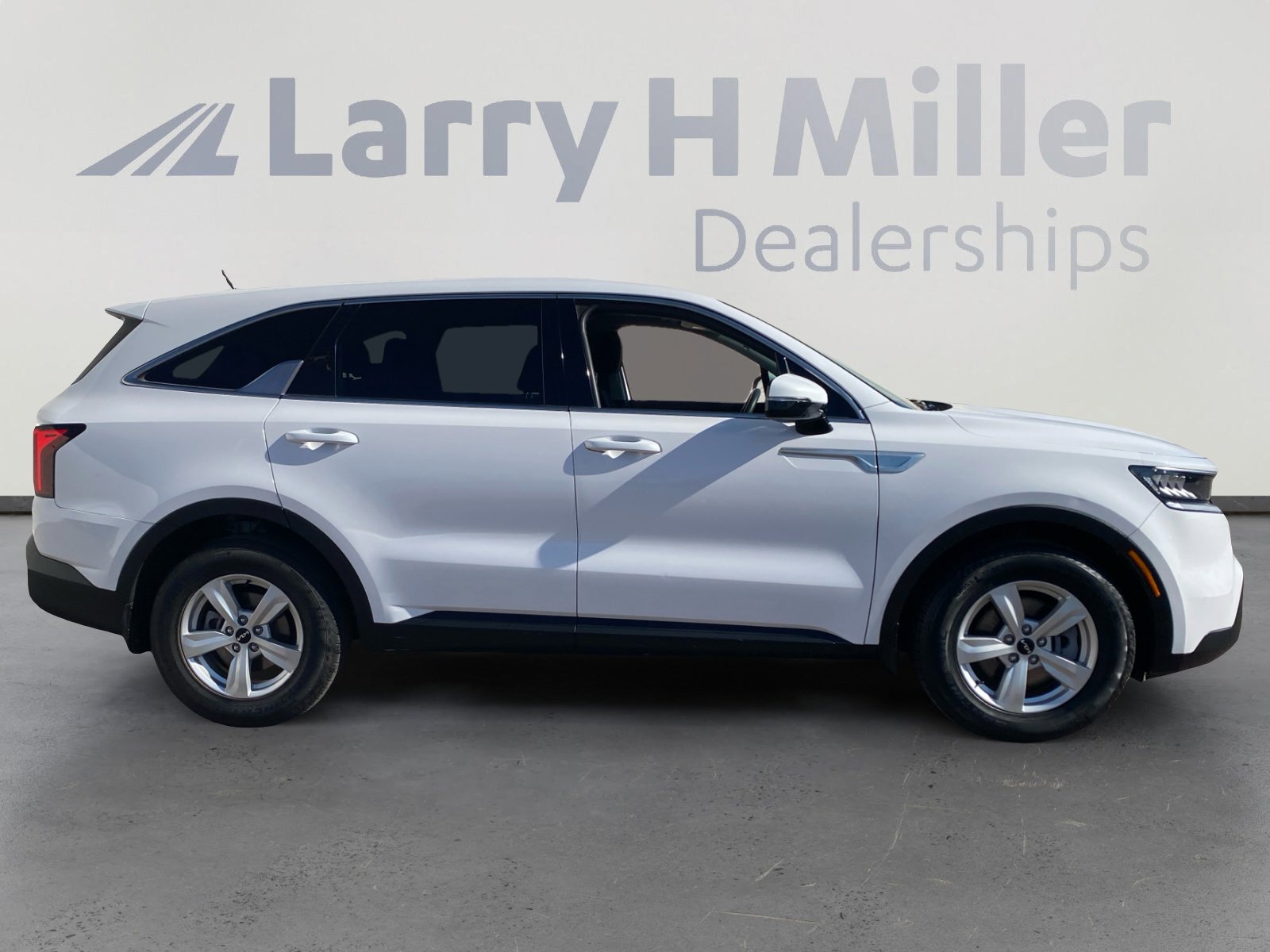 Used 2022 Kia Sorento LX image 6