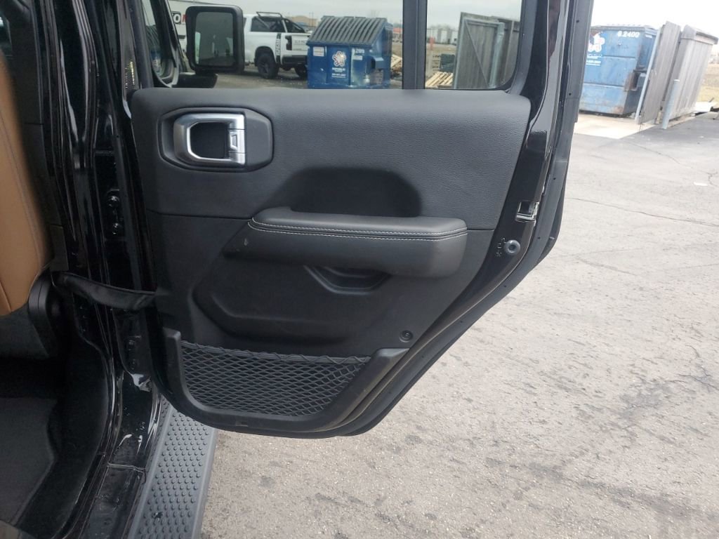 Used 2023 Jeep Wrangler Unlimited Sahara w/ Safety Group image 31