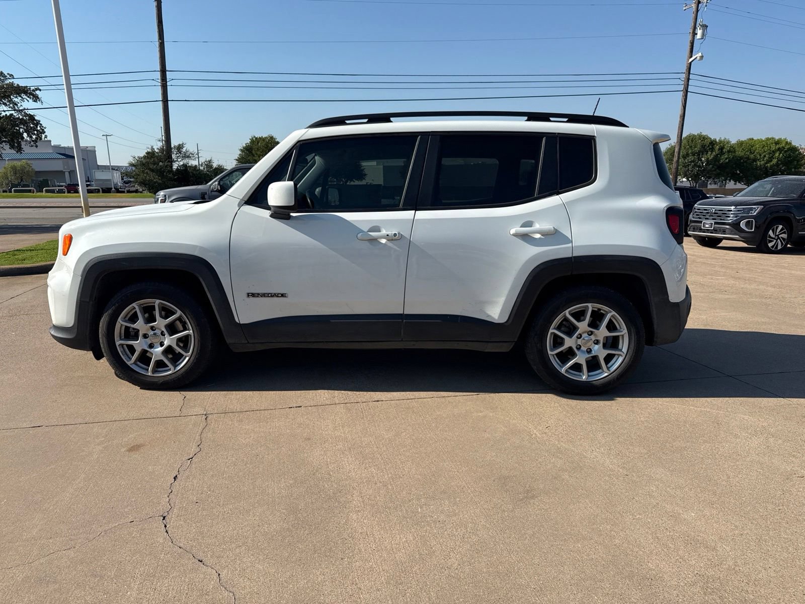 Used 2021 Jeep Renegade Latitude FWD image 4