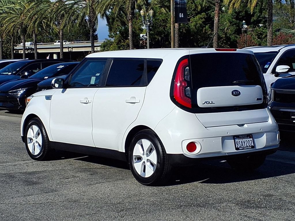 Used 2015 Kia Soul EV + FWD image 4
