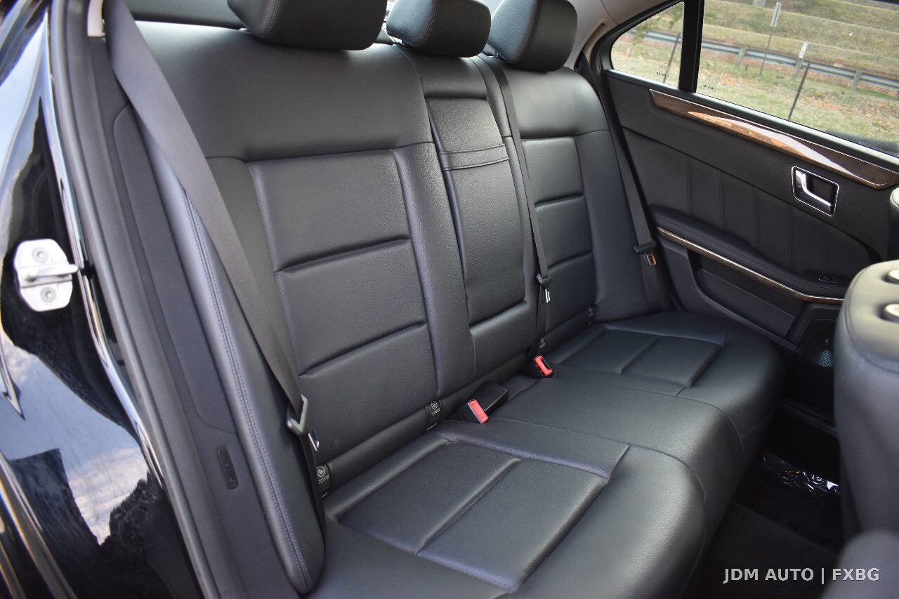 Used 2010 Mercedes-Benz E 350 Sedan image 16