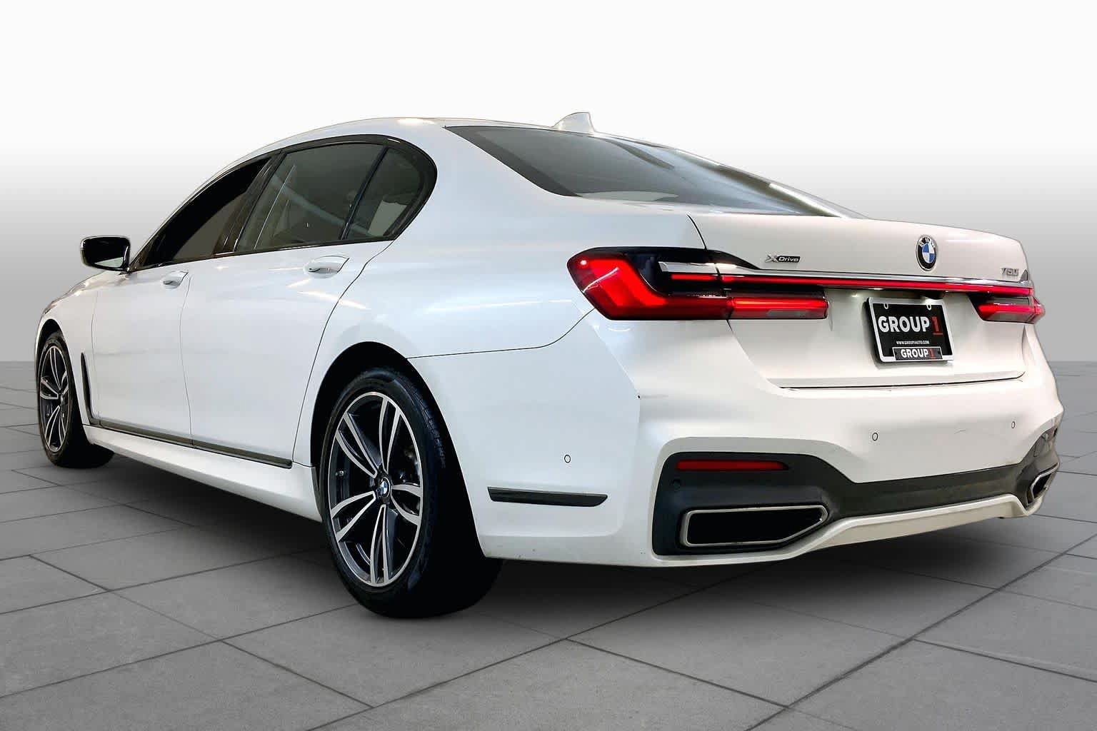 Used 2022 BMW 750i xDrive w/ Luxury Rear Seating Package AWD/4WD image 11