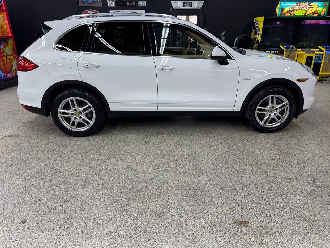 Used 2014 Porsche Cayenne Diesel AWD/4WD image 6