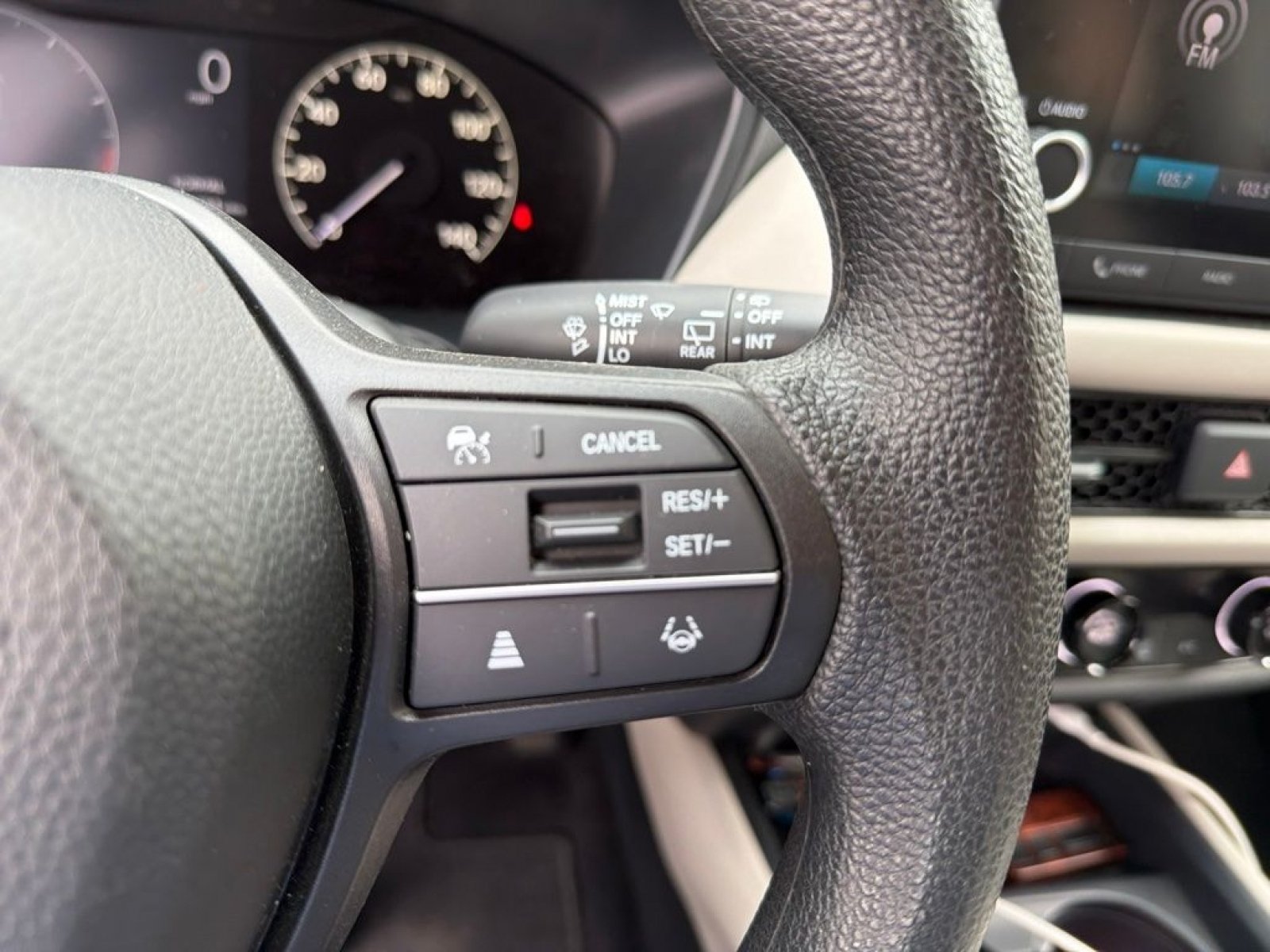 Used 2024 Honda HR-V LX image 21