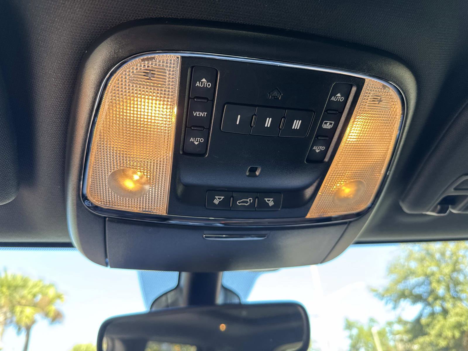 Used 2021 Jeep Grand Cherokee Overland w/ Trailer Tow Group IV image 28