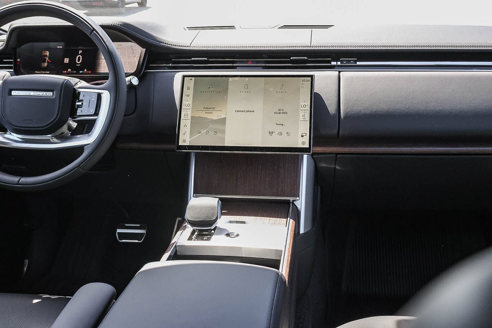 New 2026 Land Rover Range Rover Long Wheelbase SE AWD/4WD image 21