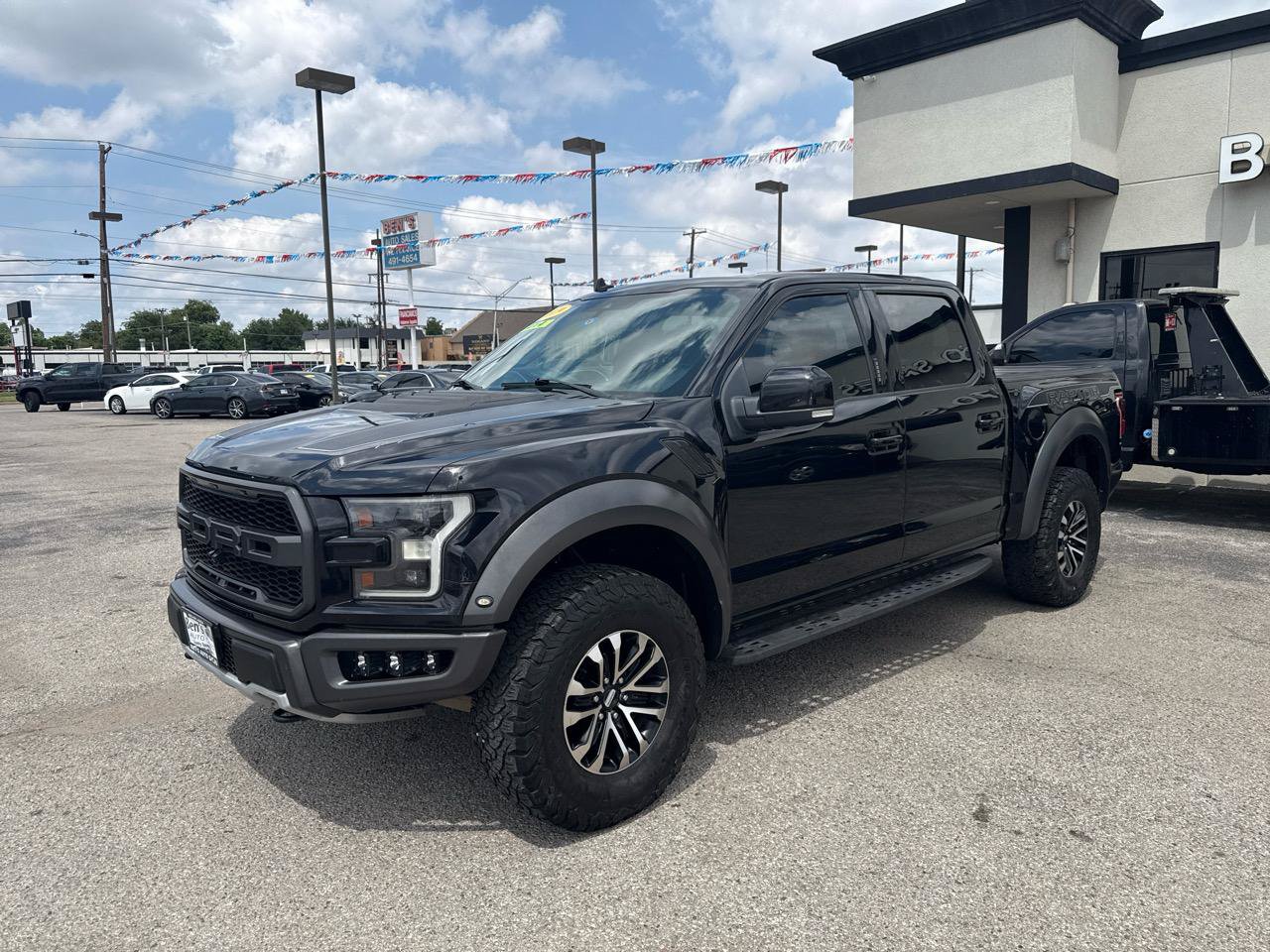 Used 2019 Ford F150 Raptor w/ Equipment Group 802A Luxury AWD/4WD image 2