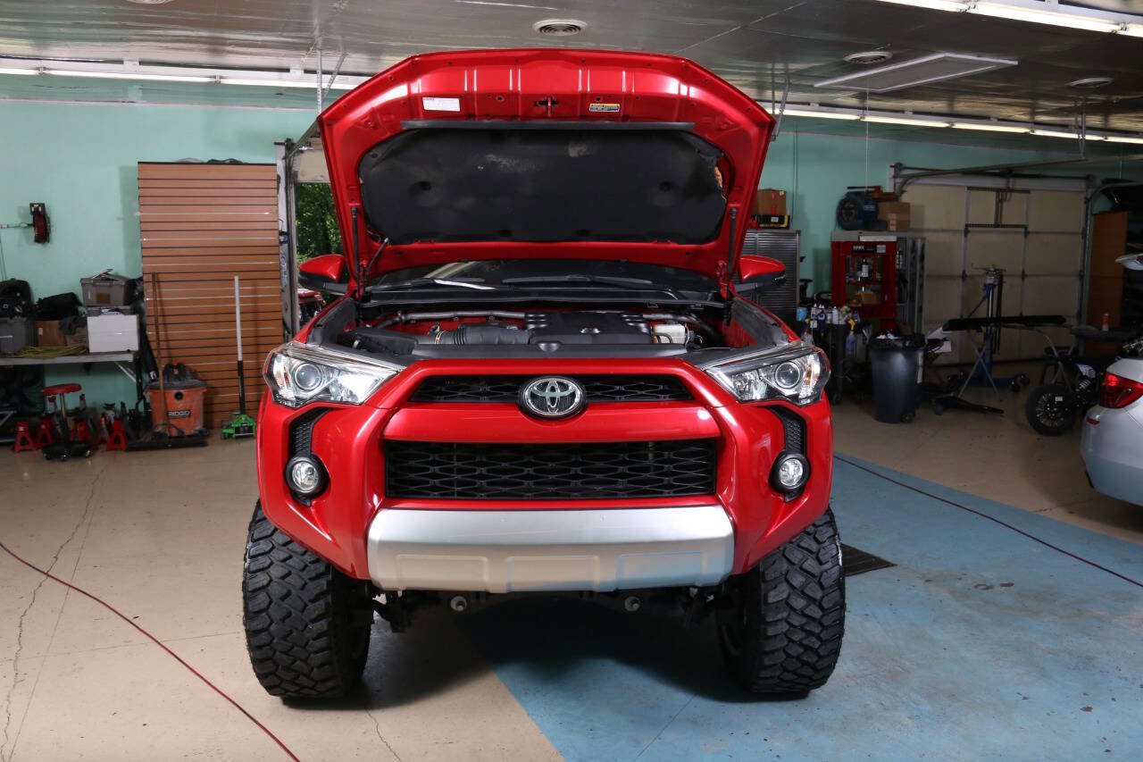 Used 2017 Toyota 4Runner TRD Off-Road Premium AWD/4WD image 2