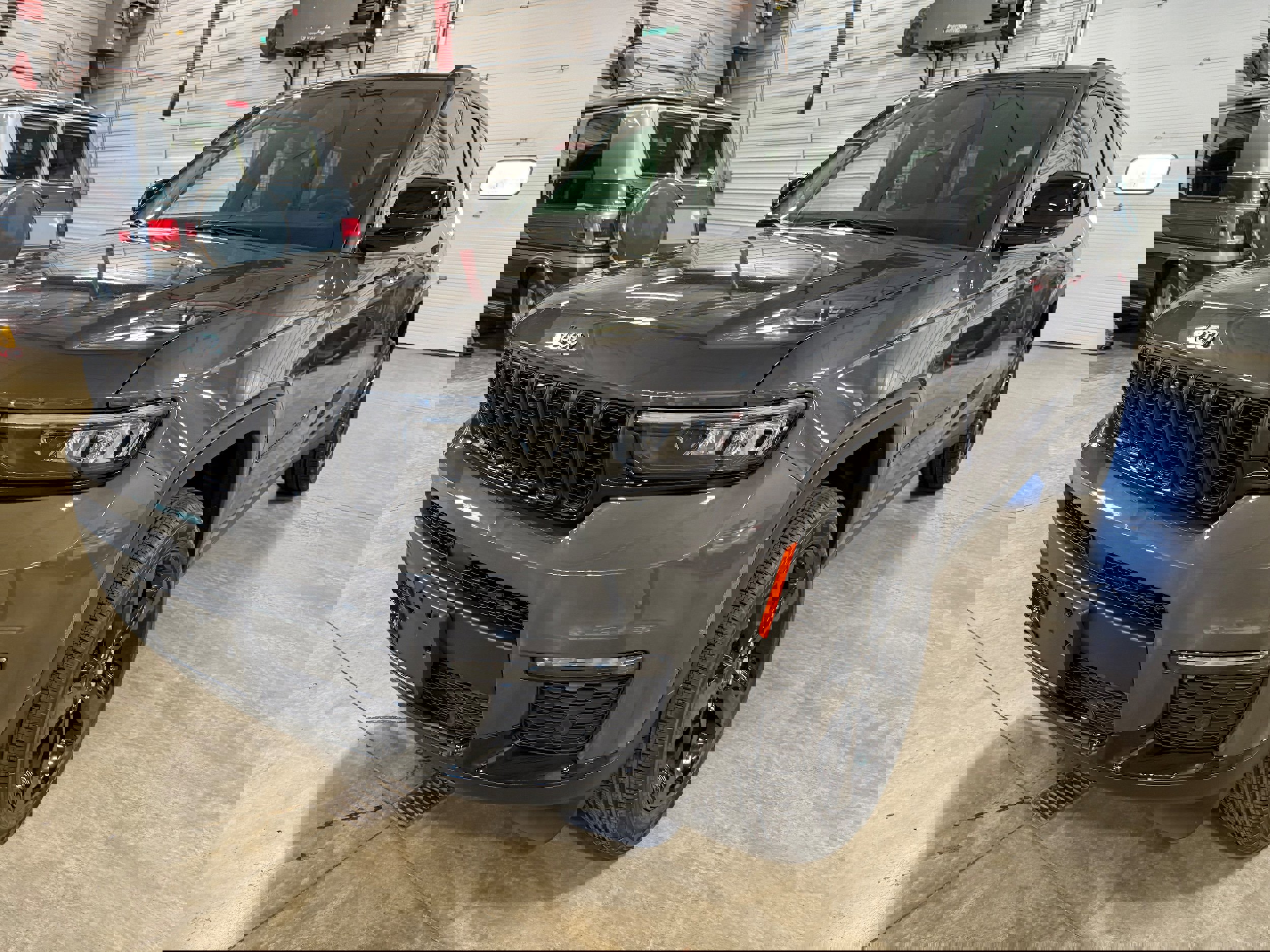 New 2025 Jeep Grand Cherokee L Limited image 18