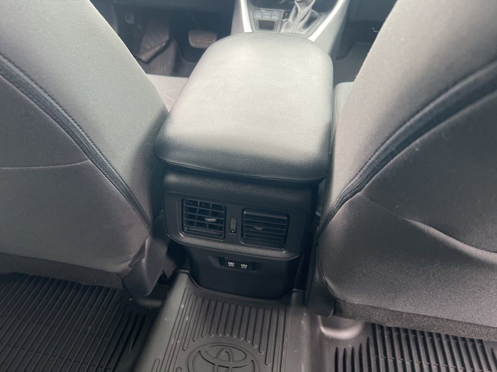 Used 2020 Toyota RAV4 XLE w/ Convenience Package image 21