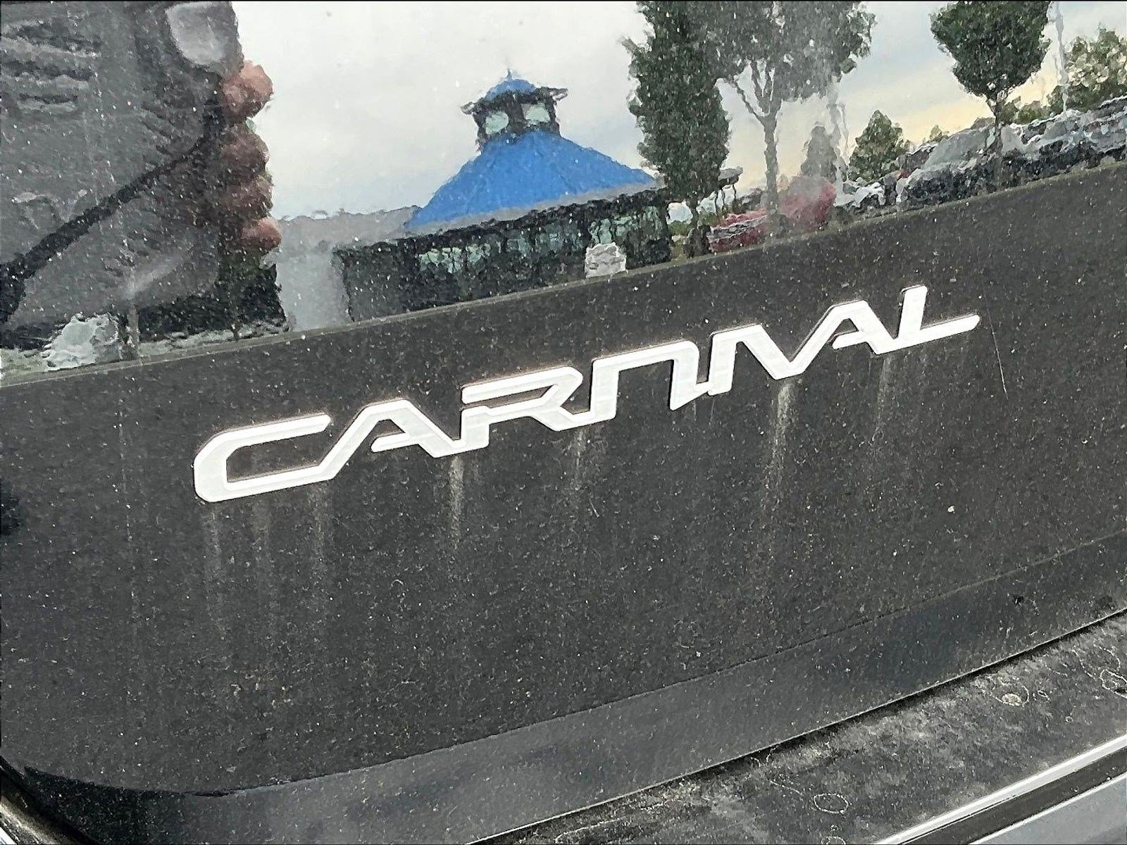 Used 2023 Kia Carnival EX FWD image 24