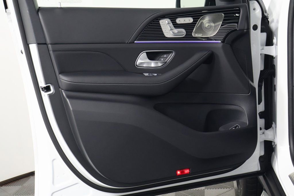 New 2026 Mercedes-Benz GLS 63 AMG 4MATIC image 8