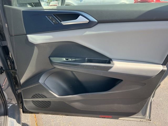 Used 2022 Volkswagen Taos SE w/ Panoramic Sunroof Package image 35
