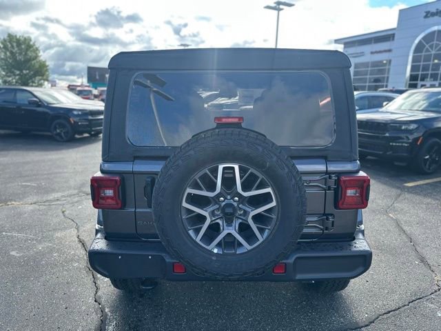 New 2025 Jeep Wrangler Sahara image 9