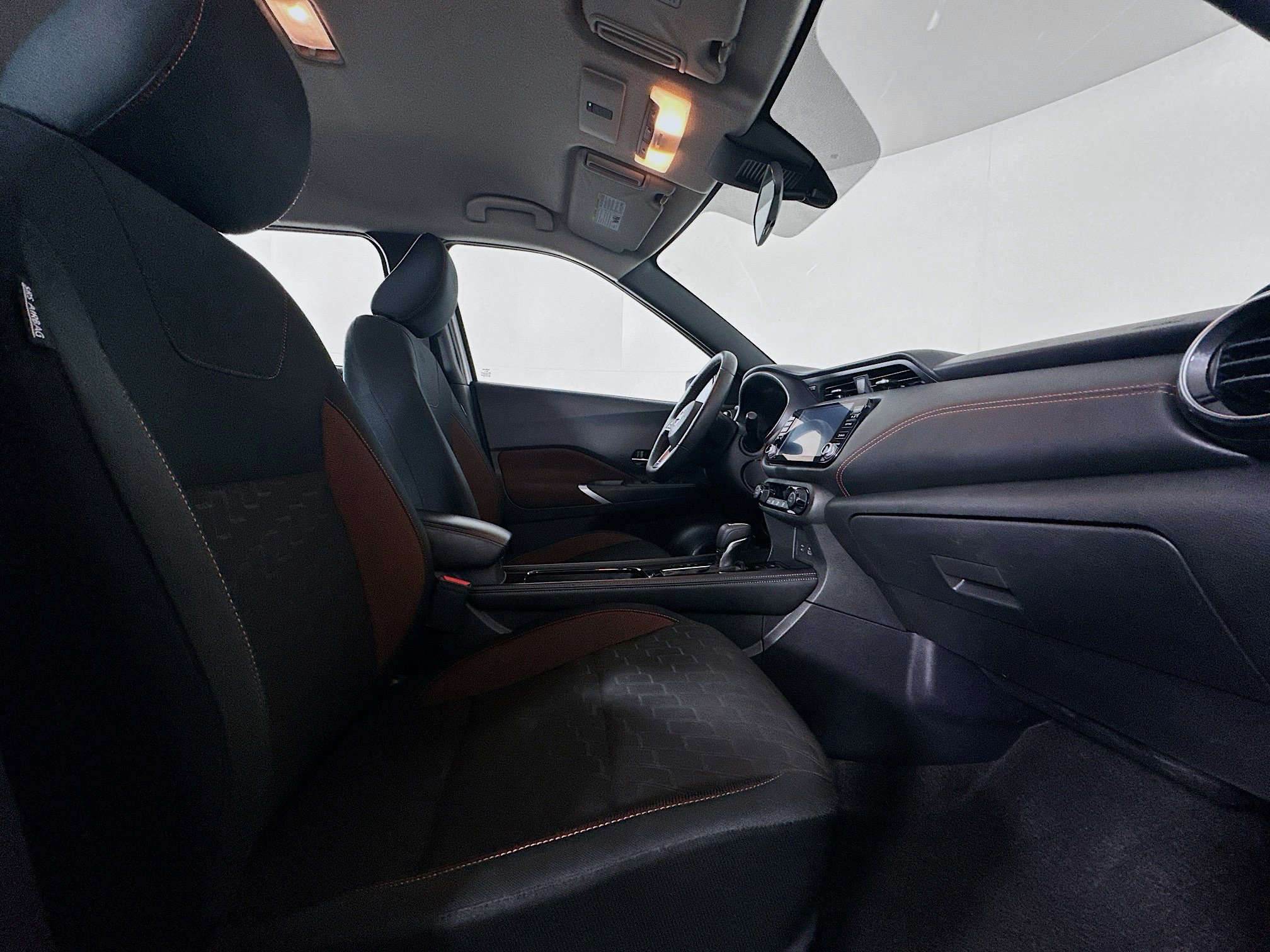 Used 2024 Nissan Kicks SR image 28