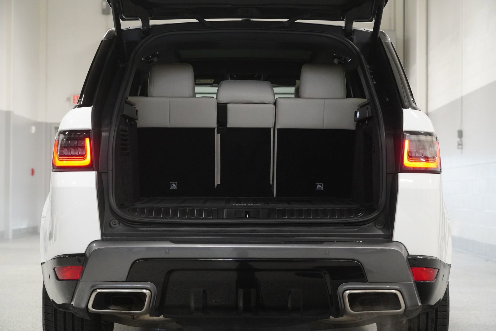 Used 2022 Land Rover Range Rover Sport HSE Silver Edition image 30