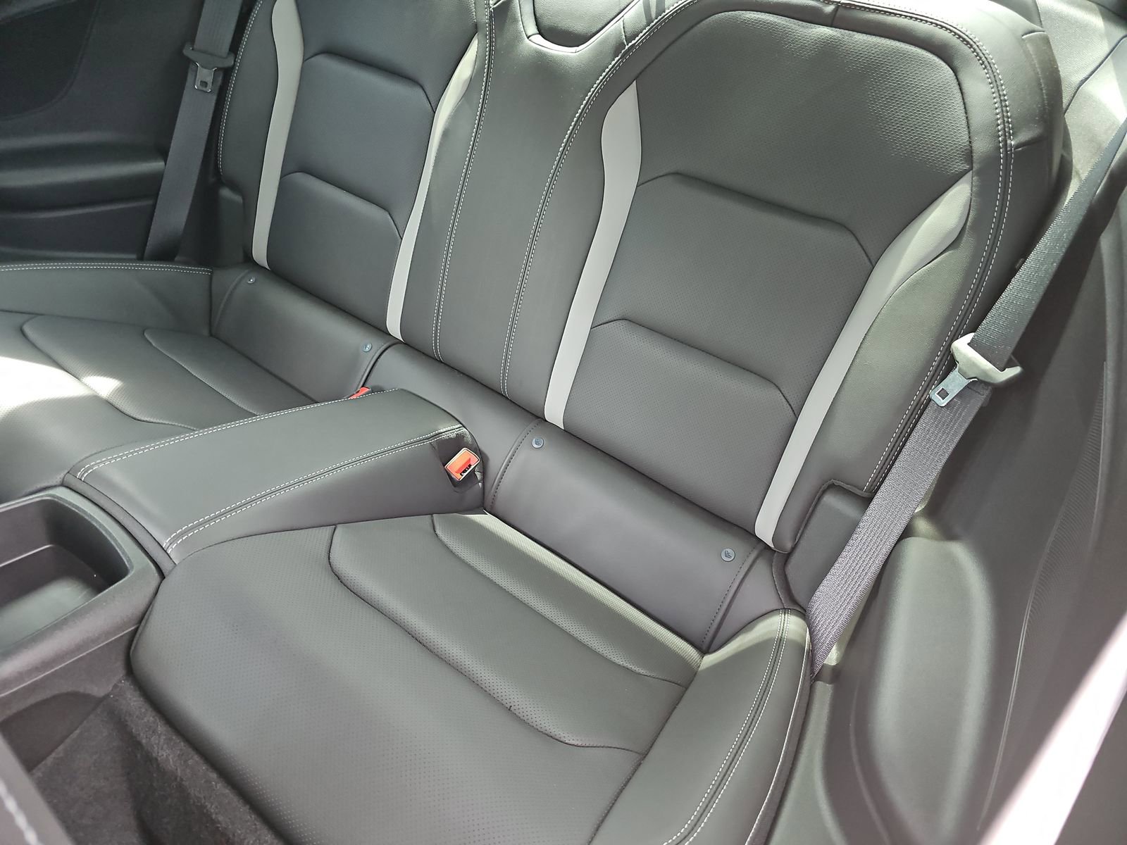 Used 2022 Chevrolet Camaro LT w/ RS Package image 19