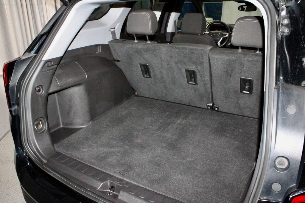 Used 2024 GMC Terrain SLE AWD/4WD image 14