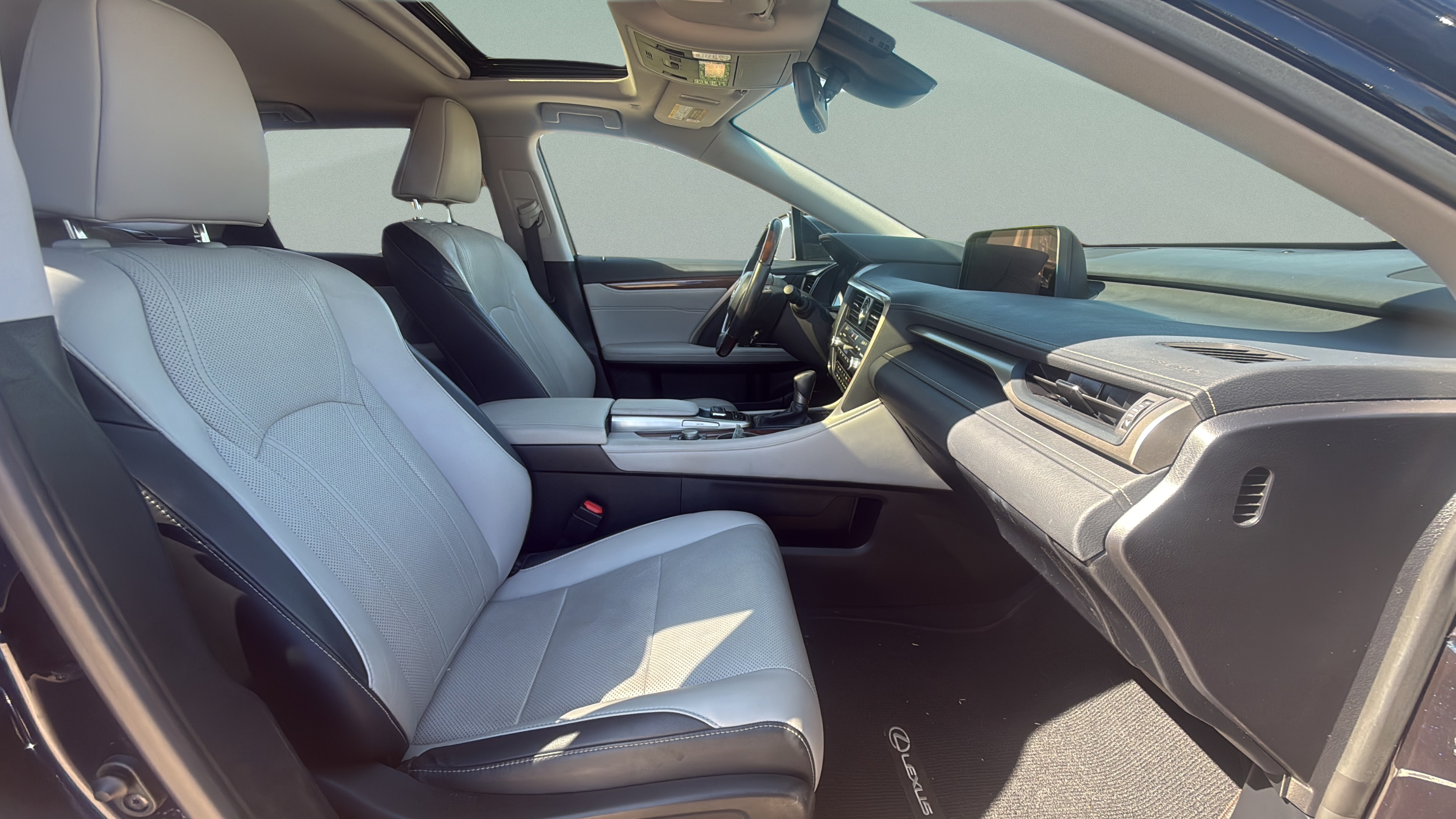 Used 2019 Lexus RX 450hL Premium w/ Premium Package AWD/4WD image 24