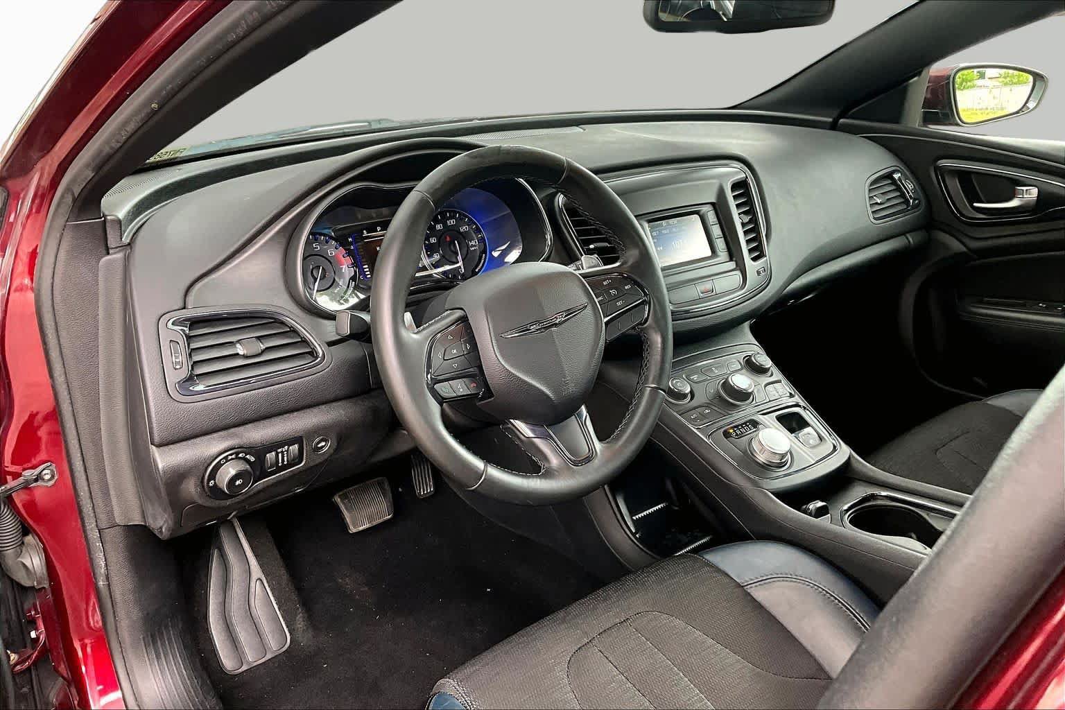 Used 2015 Chrysler 200 S FWD image 17