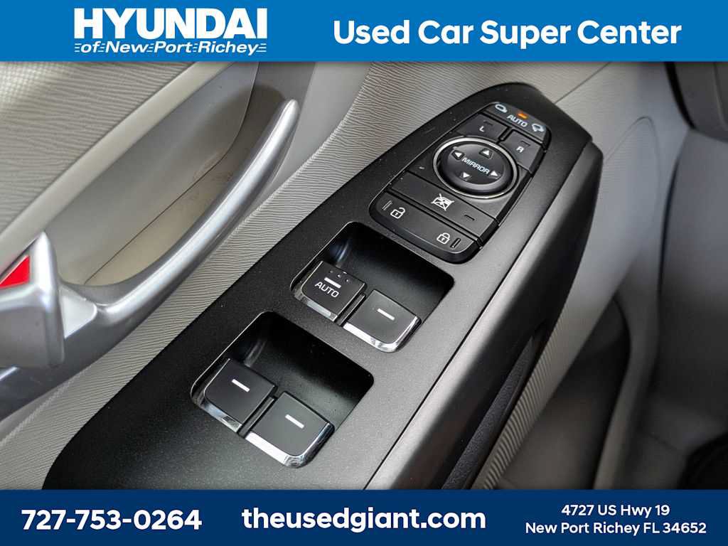 Used 2016 Kia Sedona LX w/ LX Convenience Package FWD image 31