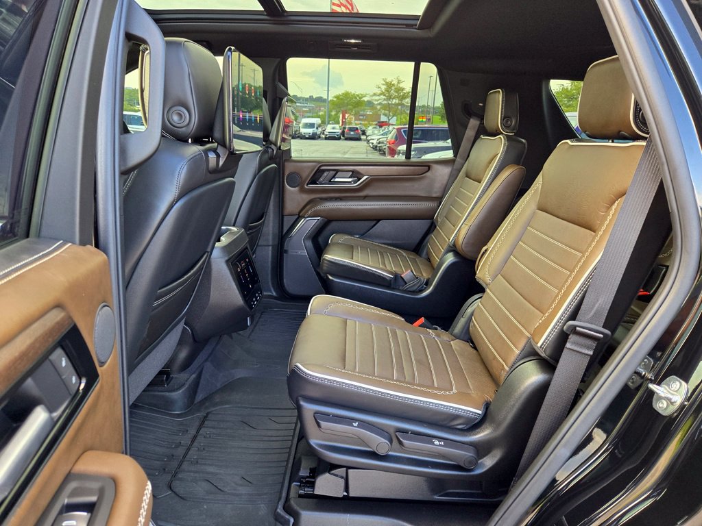 Used 2026 GMC Yukon Denali Ultimate AWD/4WD image 28