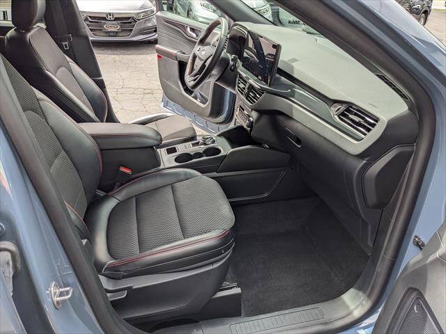 Used 2024 Ford Escape ST-Line w/ Tech Pack #1 AWD/4WD image 19