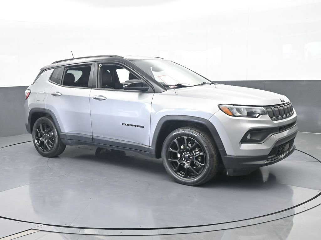 Used 2022 Jeep Compass Latitude FWD image 8