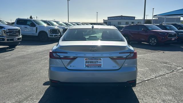 Used 2025 Toyota Camry LE image 4