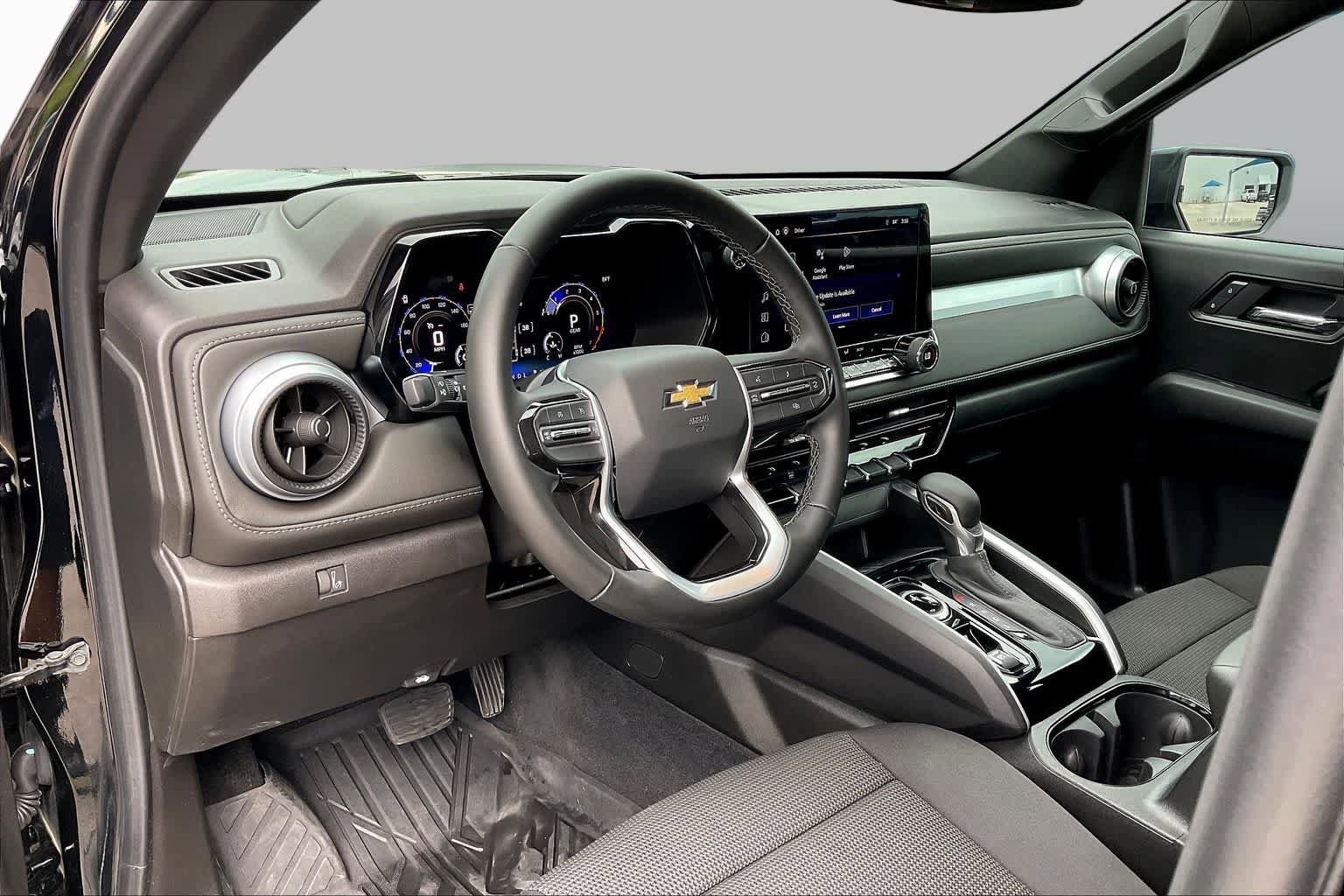 Used 2024 Chevrolet Colorado LT w/ LT Convenience Package AWD/4WD image 17