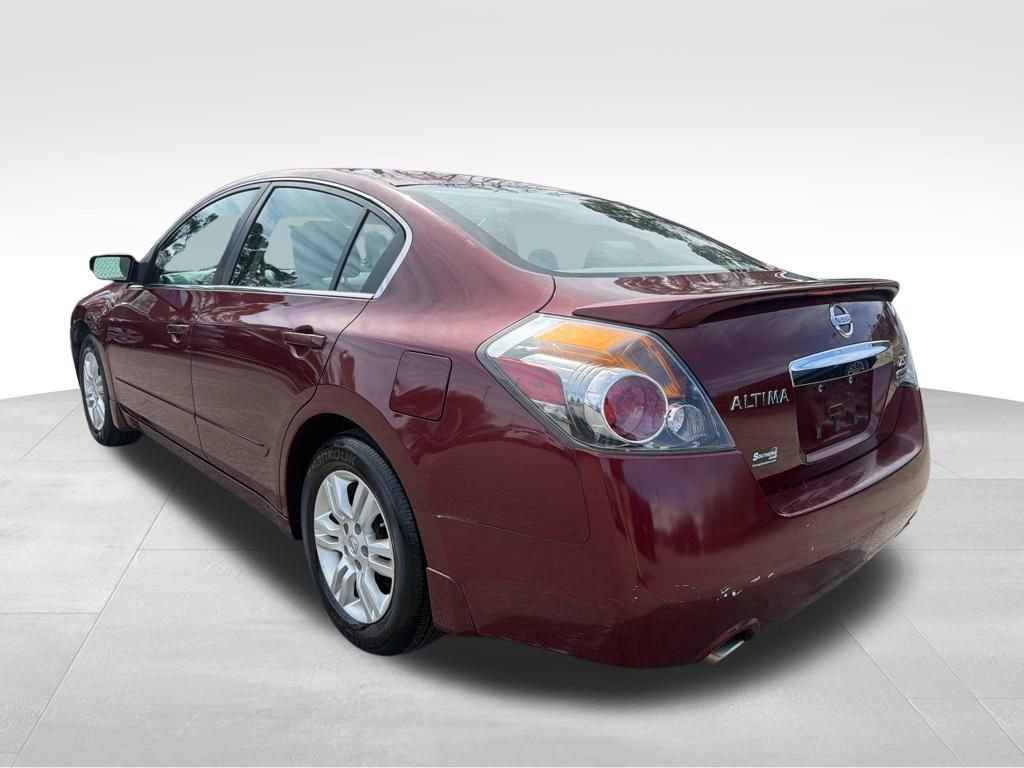 Used 2011 Nissan Altima 2.5 S w/ Special Edition Pkg FWD image 3