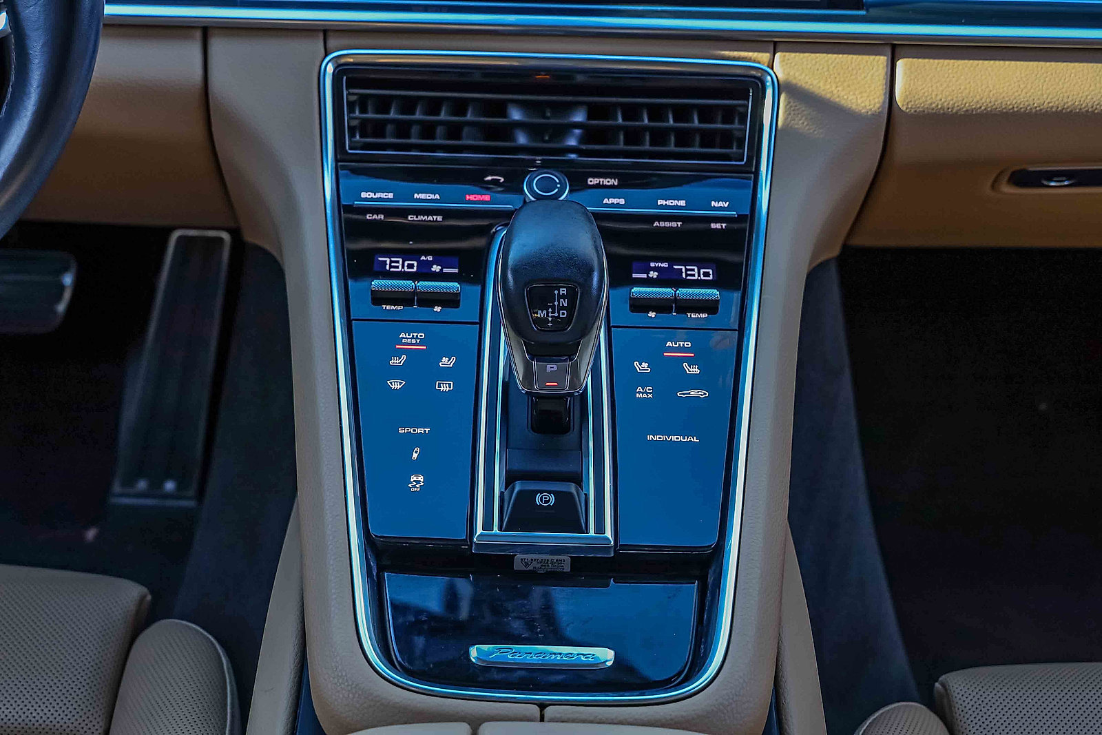 Used 2020 Porsche Panamera 4S w/ Premium Package Plus image 9