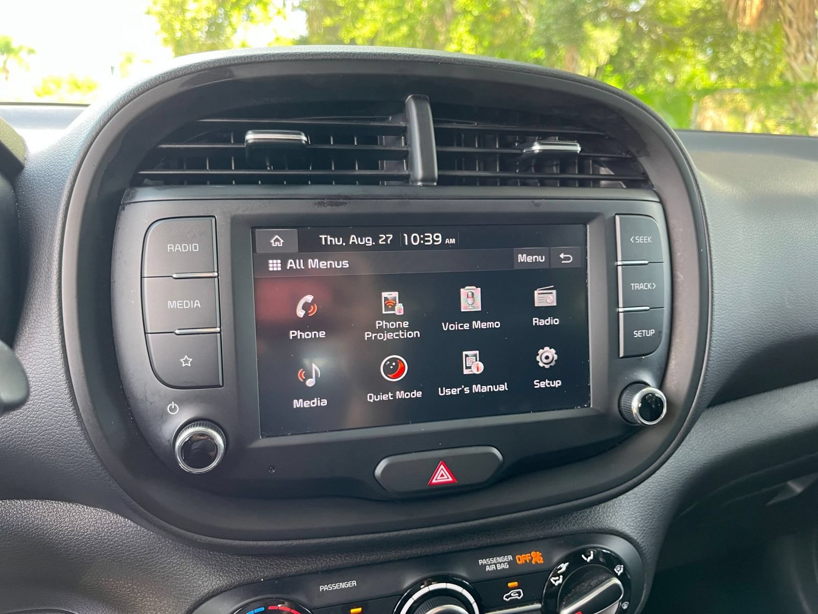 Used 2025 Kia Soul LX w/ LX Technology Package FWD image 19