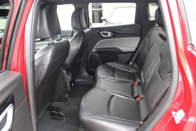 Used 2025 Jeep Compass Limited AWD/4WD image 17