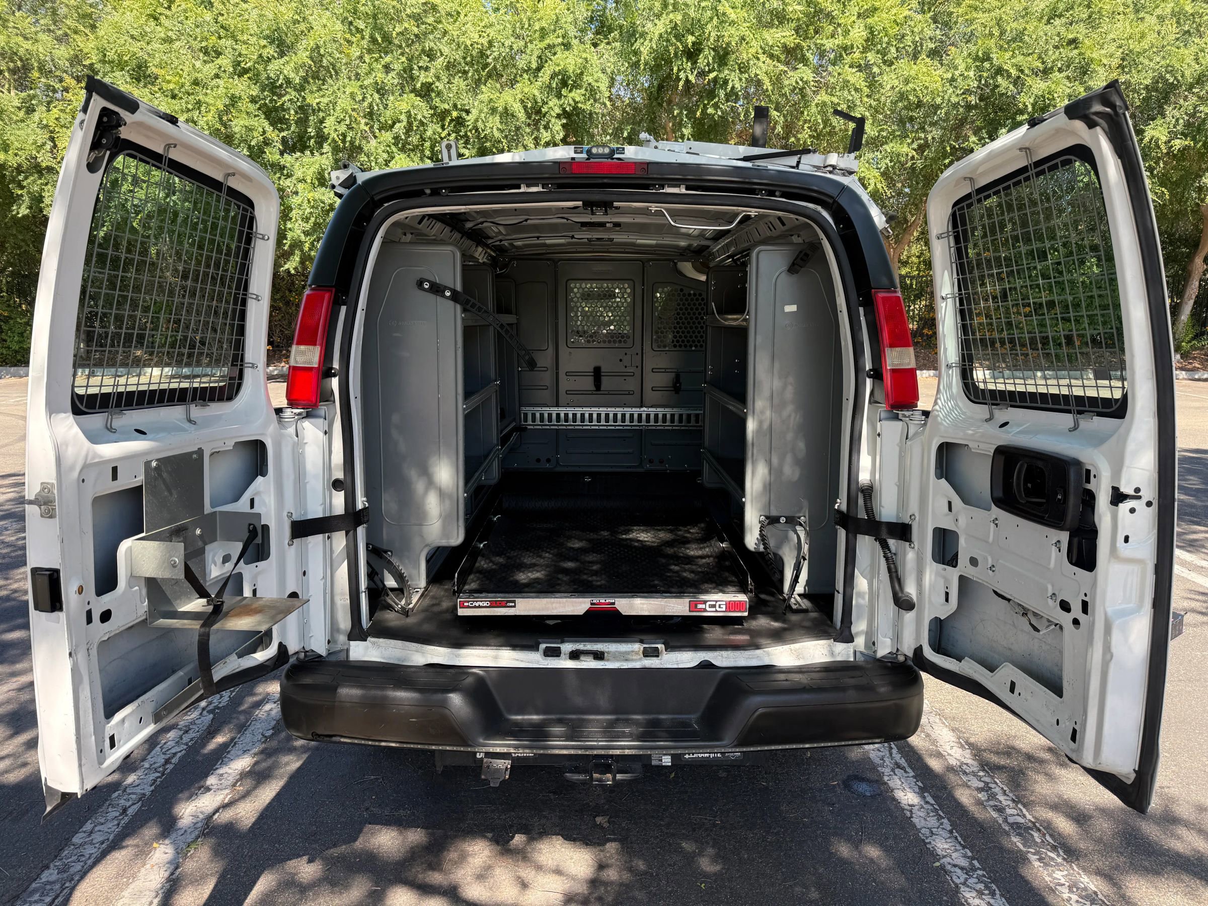 Used 2015 Chevrolet Express 2500 image 16