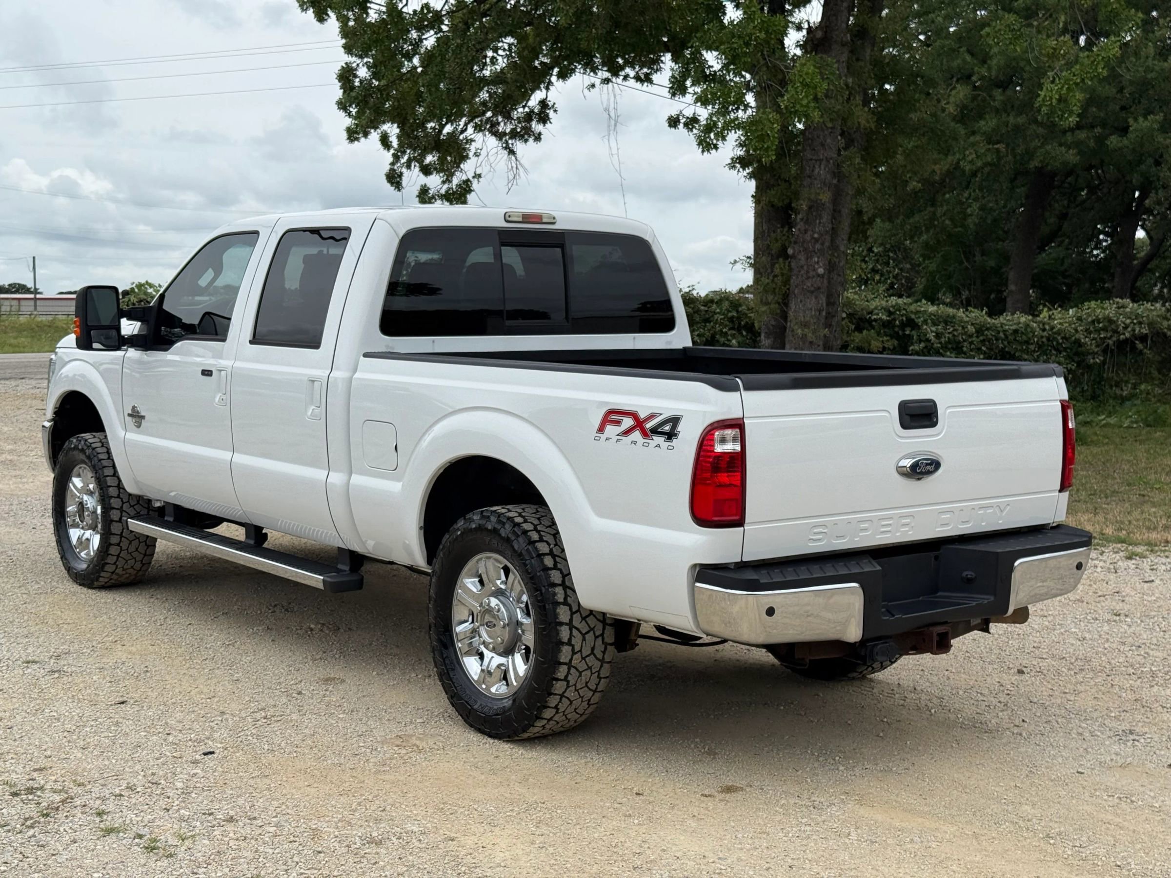 Used 2015 Ford F250 Lariat w/ FX4 Off-Road Package AWD/4WD image 5