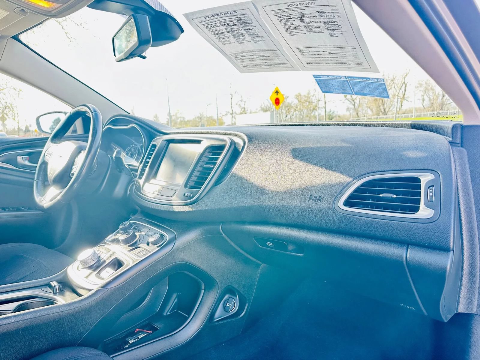 Used 2015 Chrysler 200 Limited w/ Convenience Group FWD image 10