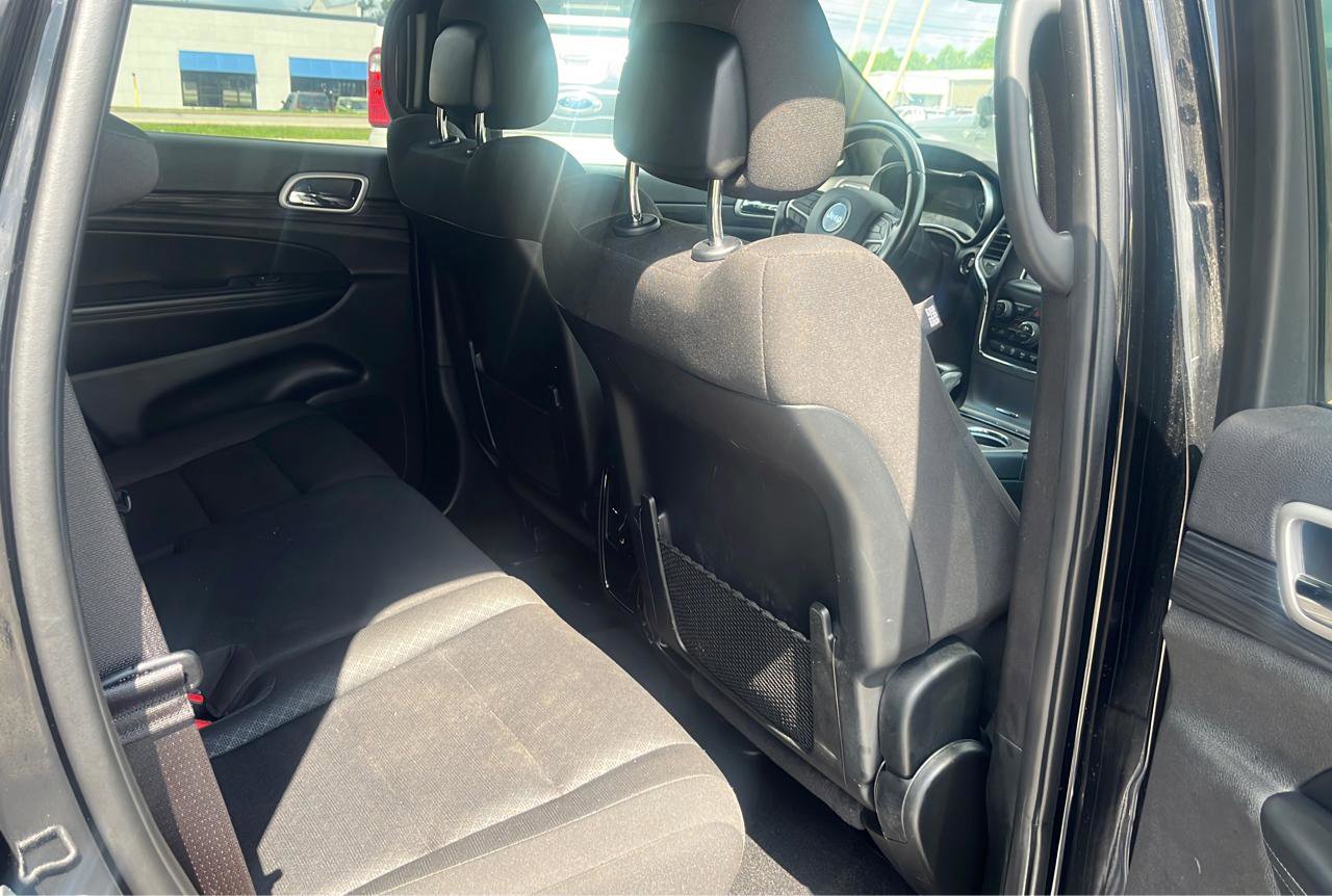 Used 2020 Jeep Grand Cherokee Laredo AWD/4WD image 15