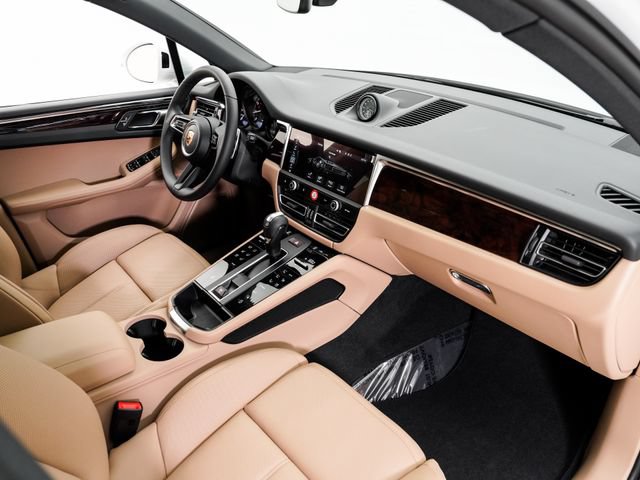 Certified 2026 Porsche Macan AWD/4WD image 23