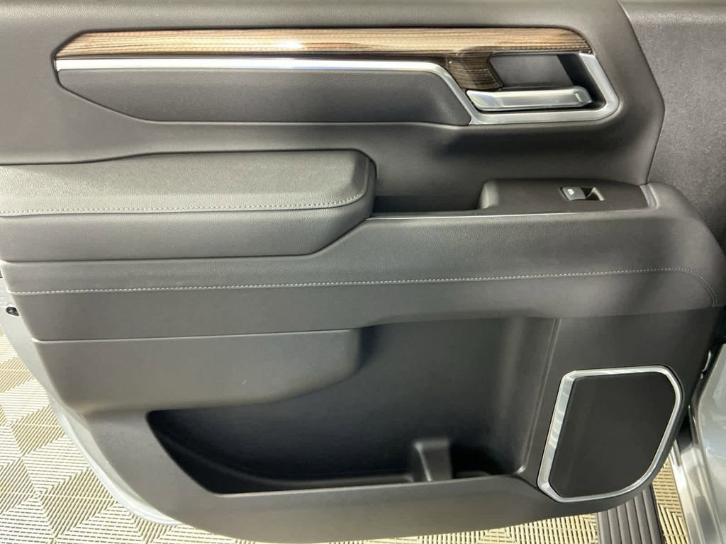 Used 2025 Chevrolet Silverado 2500 LT w/ All Star Edition image 23