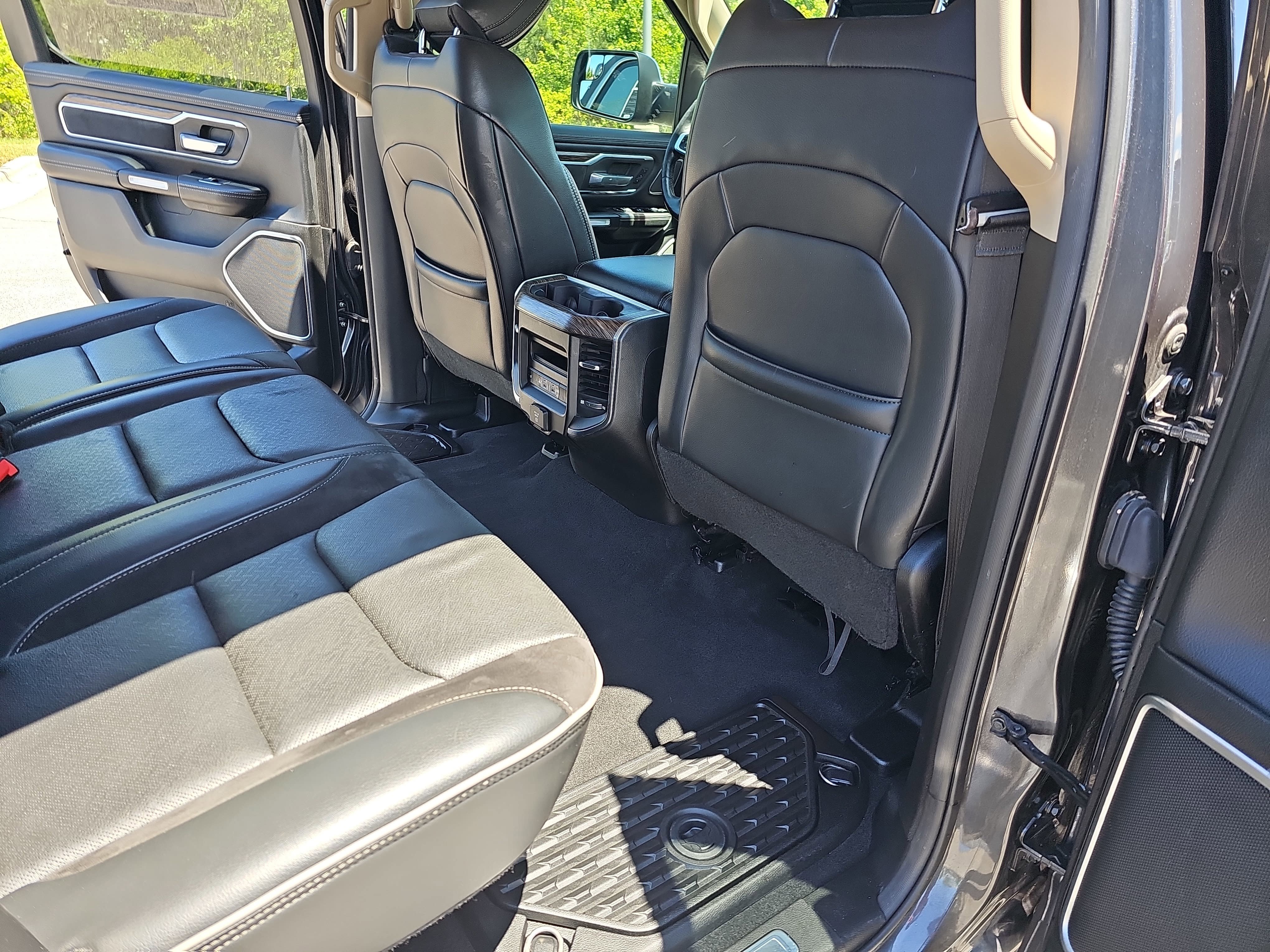 Used 2019 RAM 1500 Laramie AWD/4WD image 11
