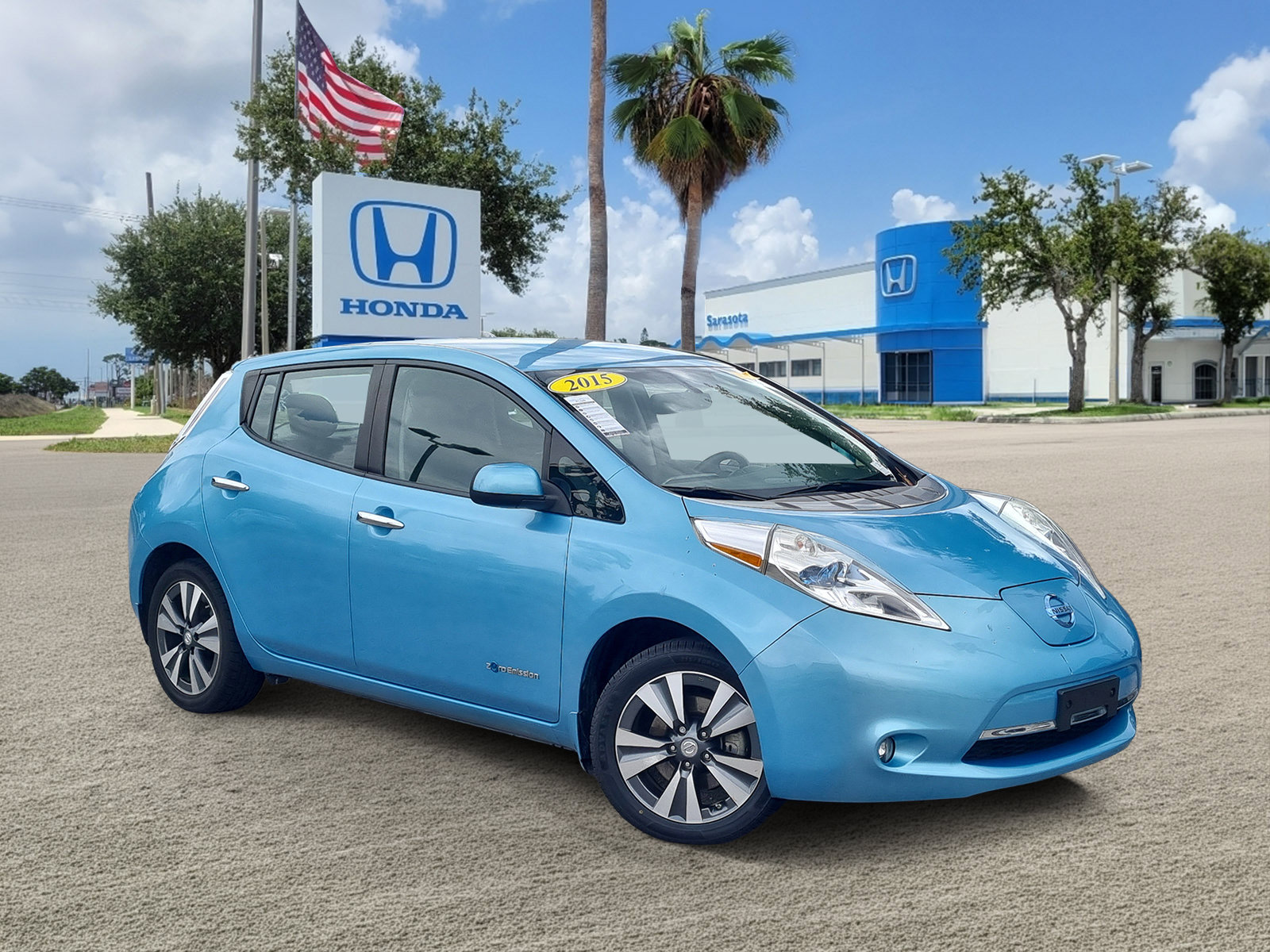 Used 2015 Nissan Leaf SL FWD image 1