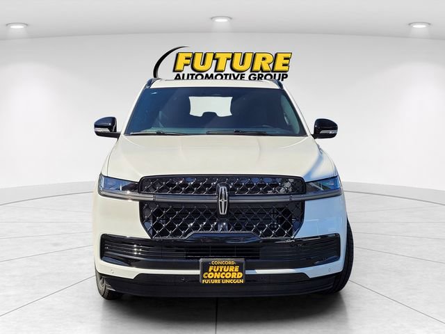 New 2026 Lincoln Navigator Reserve image 3