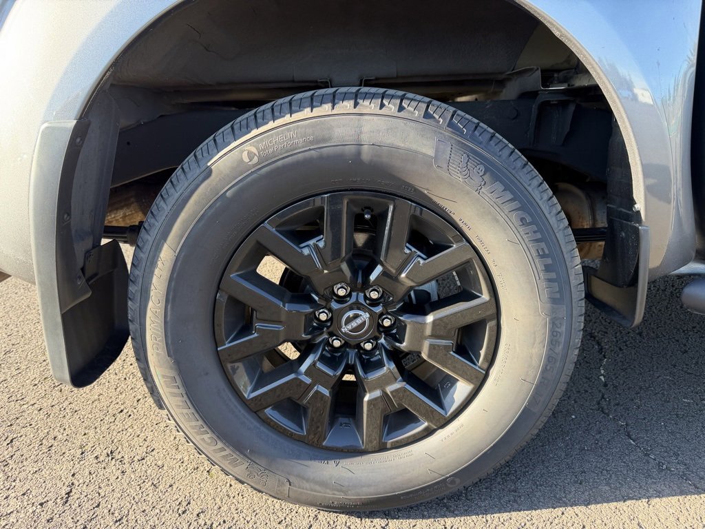 Used 2021 Nissan Frontier PRO-4X w/ Pro-4x Utility Package image 11