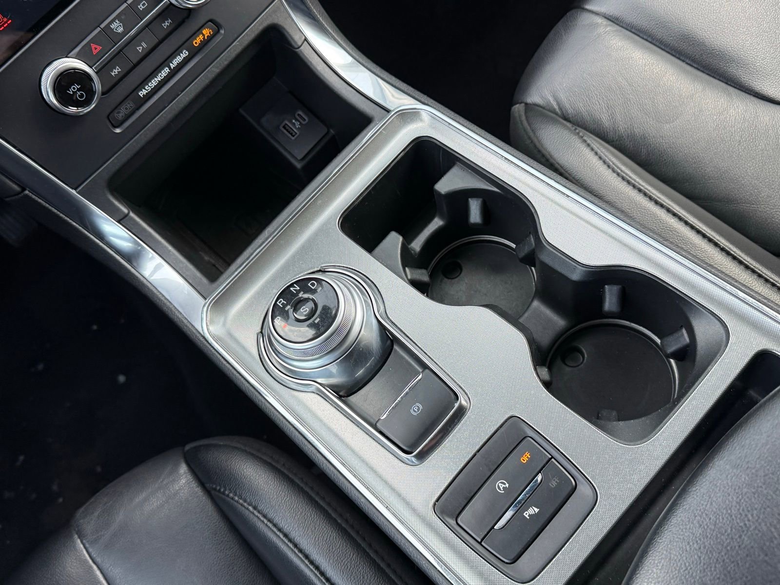 Used 2022 Ford Edge Titanium image 22