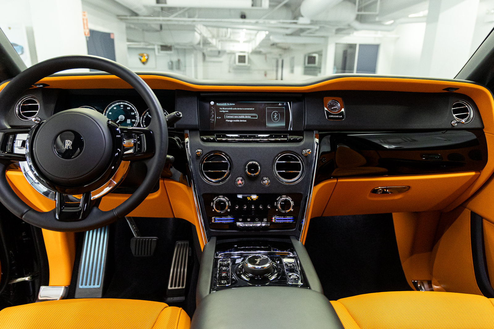 Certified 2024 Rolls-Royce Cullinan AWD/4WD image 39