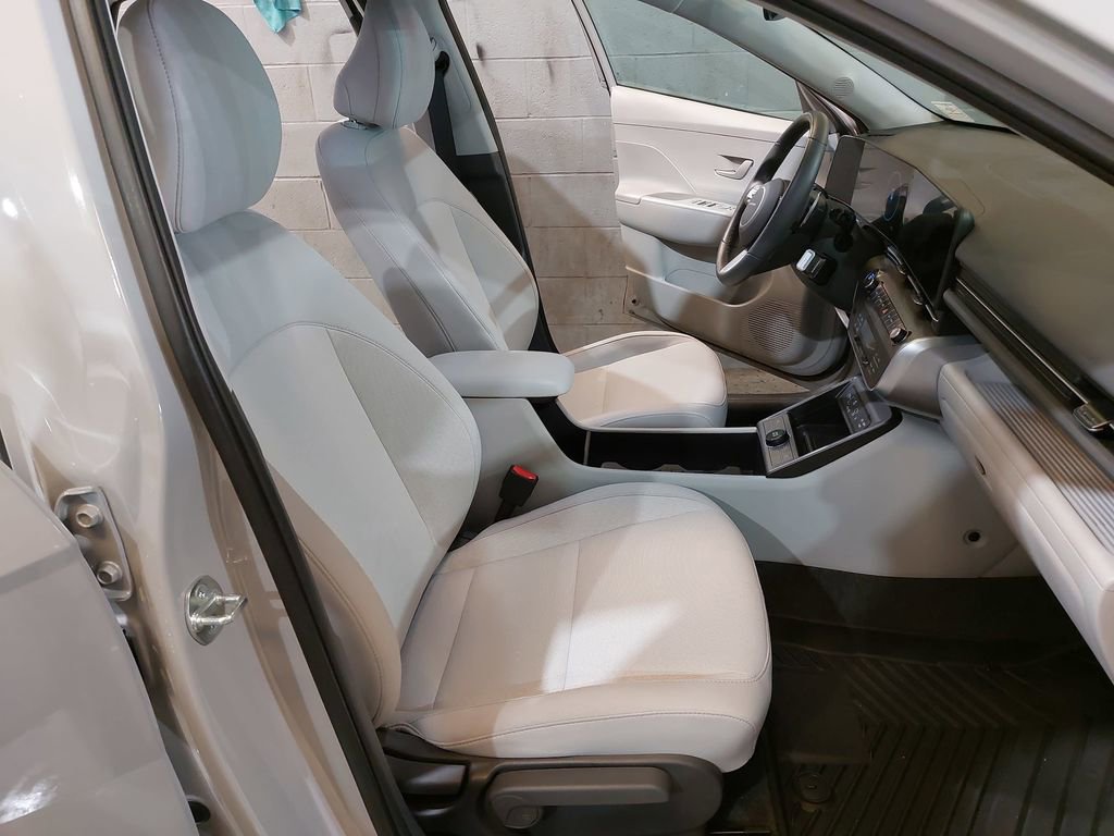 Certified 2025 Hyundai Kona SEL FWD image 10