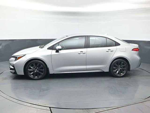 Used 2024 Toyota Corolla SE image 2